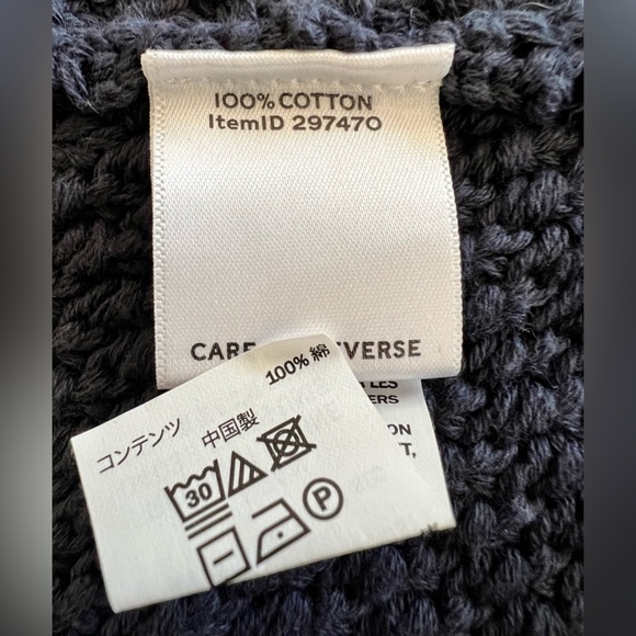 L.L. Bean Signature Women’s Cable Knit Sweater, size M , Navy Blue - Picture 5 of 5